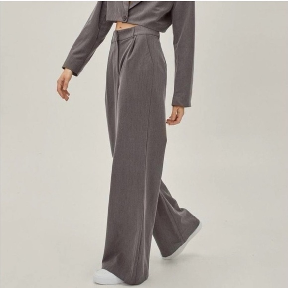 Nasty Gal Dark Gray Wide Leg High Waisted Pleated Trouser - Picture 2 of 6